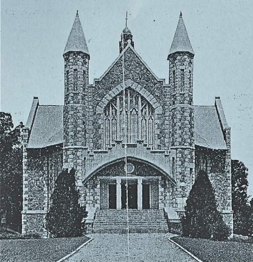 The original Peachtree Road Presbyterian Church was completed in 1926. It stood on the corner of Peachtree Road and Mathieson Drive. Today the corner is home to a Wendy’s fast food restaurant.